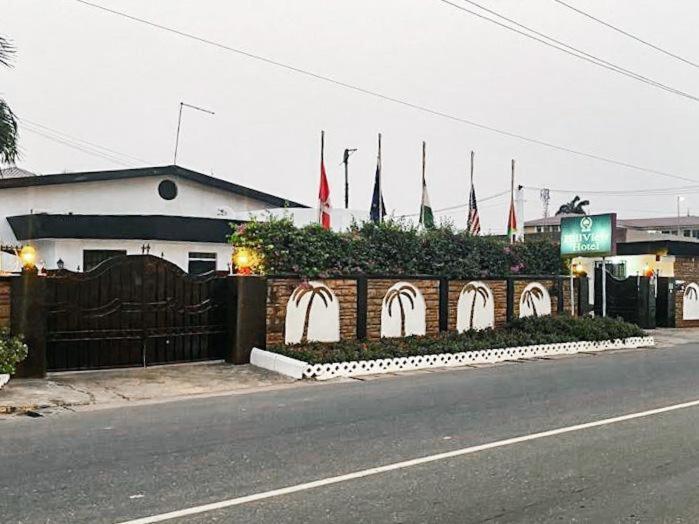 Hill View Hotel West Airport Acra Exterior foto